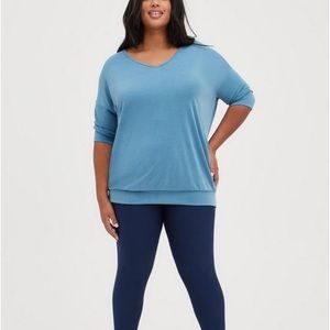 Torrid platinum leggings Fleece Lined  blue size 0 Nwt plus size. Full Length.
